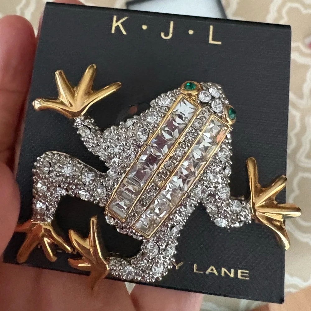 Kenneth Jay Lane frog brooch rhinestone gold tone new KJL - Picture 9 of 16